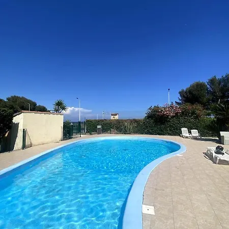 Aparthotel Marineland Sea View 4*