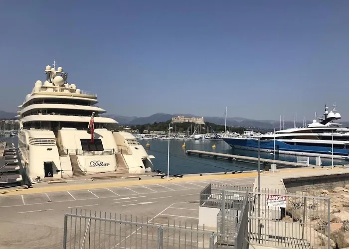 Marineland Sea View Aparthotel 4*