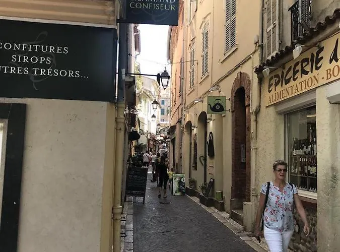 Aparthotel Marineland Sea View