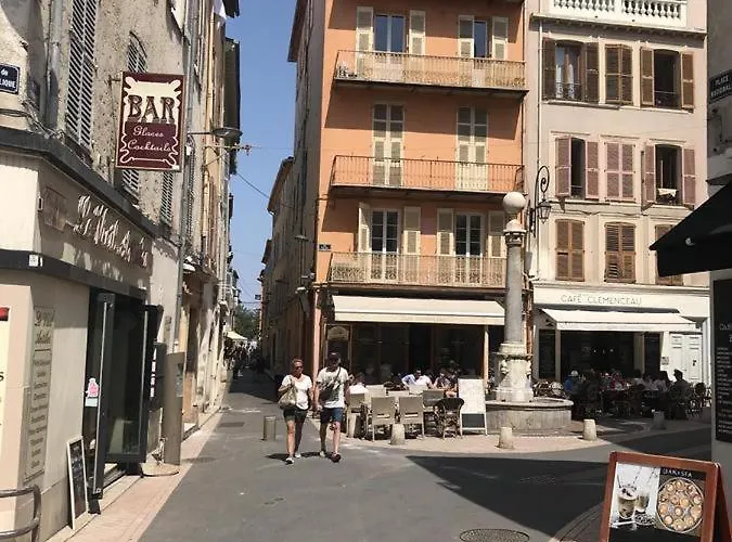 Marineland Sea View Aparthotel 4*