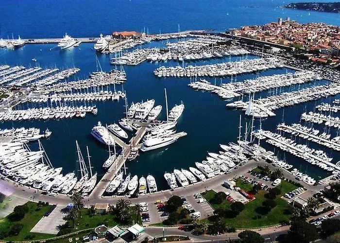 Marineland Sea View Aparthotel 4*